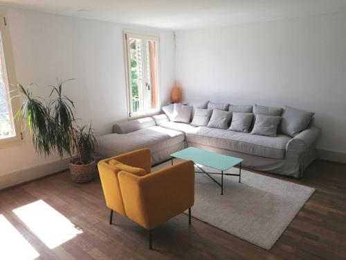 Χώρος καθιστικού στο Grosse Charmante Wohnung