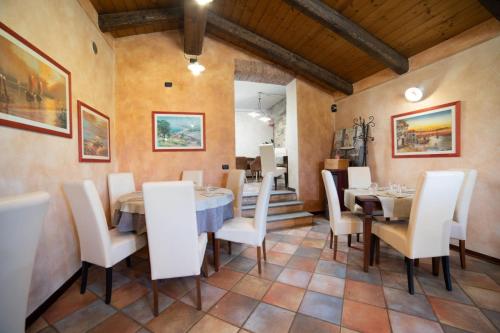 Khu vực ghế ngồi tại Cascina Manzo