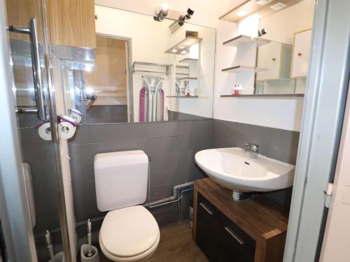 Studio cabine climatisé, proche plage, parfait pour 4 pers.