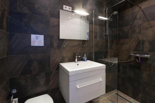 Koupelna v ubytování Independent Basement Apartment