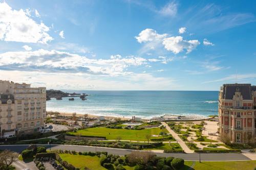 EUGENIE - Apt with balcony and sea view and Hotel du Palais in Biarritz