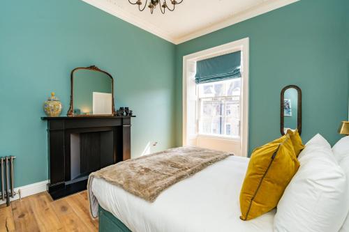 Dragon Suites Luxury Apartments at 9 Albyn Place photo 86