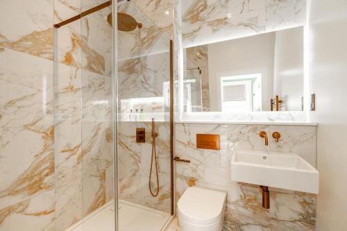 Dragon Suites Luxury Apartments at 9 Albyn Place photo 84
