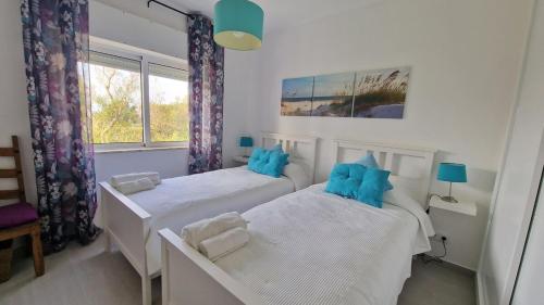 Apartamento 2 quartos, 2 wc, vista mar e piscina