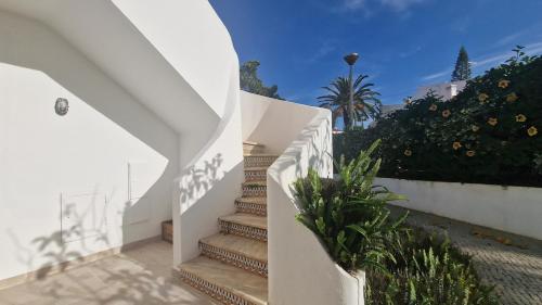 Apartamento 2 quartos, 2 wc, vista mar e piscina