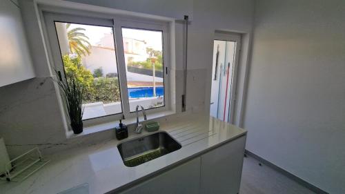 Apartamento 2 quartos, 2 wc, vista mar e piscina