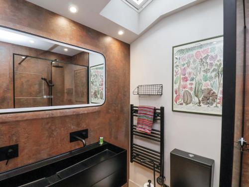 Koupelna v ubytování The Old Jet Workshop