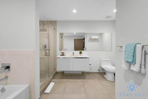 Tropical Oasis - Rooftop Pool- Near Beach - Gym, Hollywood (updated ...