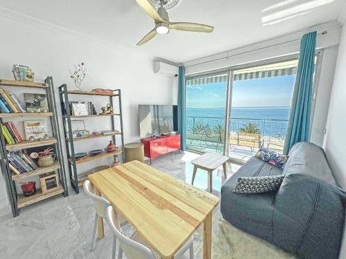 Sea Front Holiday Saphir