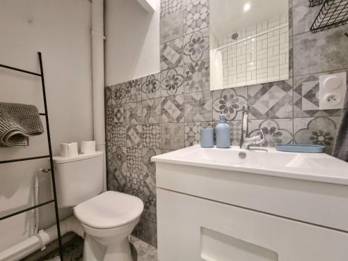 Renovated 2-room apartment in historic center