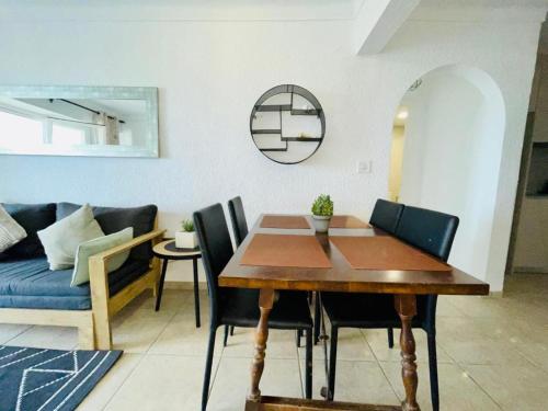 Posezení v ubytování Delta Muga 2 Appartement avec vue