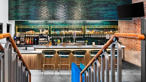 Lounge oder Bar in der Unterkunft Hotel Indigo - Omaha Downtown by IHG