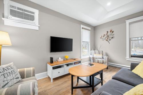 Μια τηλεόραση ή/και κέντρο ψυχαγωγίας στο The Cedar - 6 Hollow