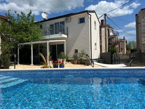 Villa AMore Radini with a private heated saltwater pool and private parking