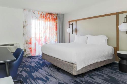 Fairfield Inn and Suites by Marriott San Jose Airport Image