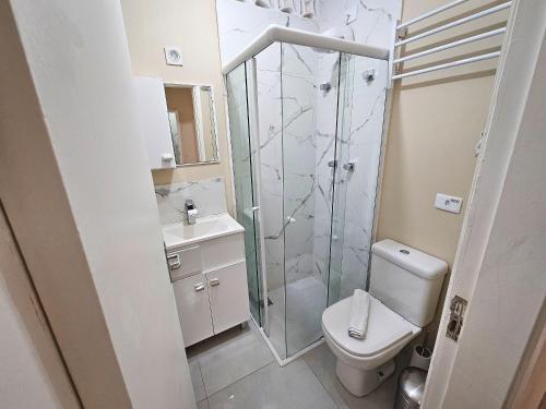 Ένα μπάνιο στο Apartamento Sans Souci Capivari