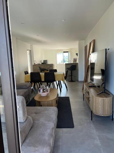 Et opholdsområde på Annecy Naila's apartement