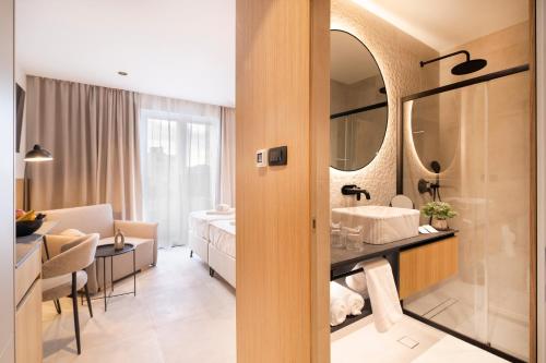 UYO studio and rooms