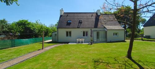 Maison rénovée proche centre-ville et des plages.