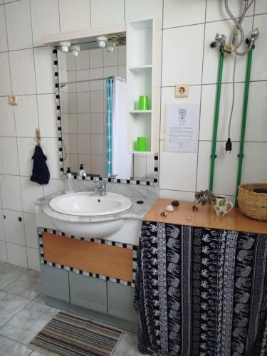 Vannas istaba naktsmītnē Kasa Sirena
