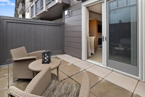 Μπαλκόνι ή βεράντα στο 2068 Cozy Studio in Suncadia with Pool and Hot-Tub Access