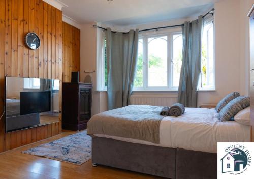 Postel nebo postele na pokoji v ubytování Contractors Stays - Monthly stay saving - 5 Bed Home