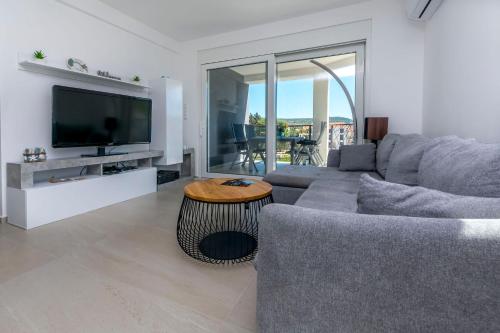 Apartments Lonamare