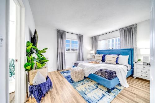Katil atau katil-katil dalam bilik di Great for Large Gatherings Sleeps 17 PalmWaveStays