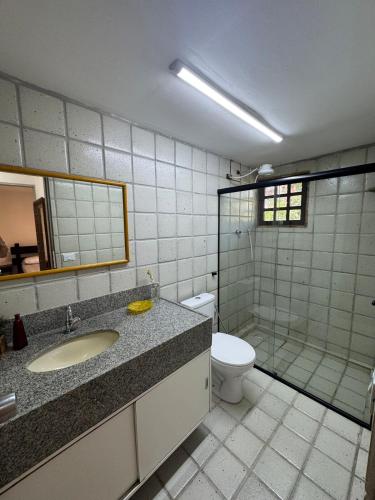 Bilik mandi di Casa Gravatá - 2 quartos