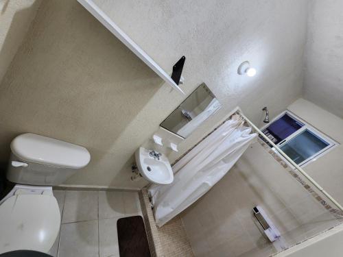 Ένα μπάνιο στο Residencia Mejia