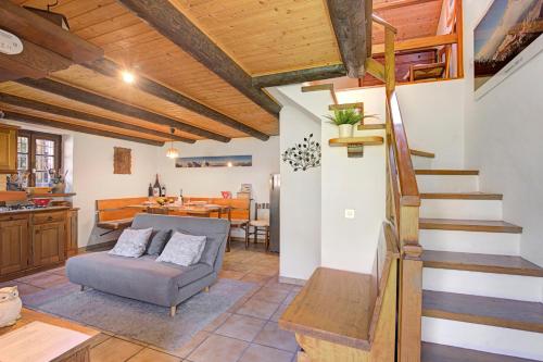 Ruang duduk di Rustico Ca Del Pol - Happy Rentals