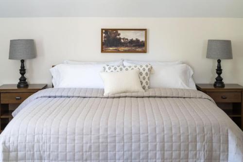 Katil atau katil-katil dalam bilik di Pickleball - 2 Homes - Sleeps 20 - 151 Brew Trail