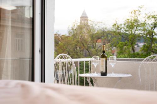 UYO studio and rooms