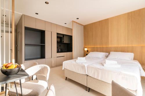 UYO studio and rooms