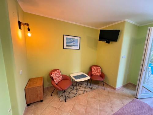 Antonio Apartments