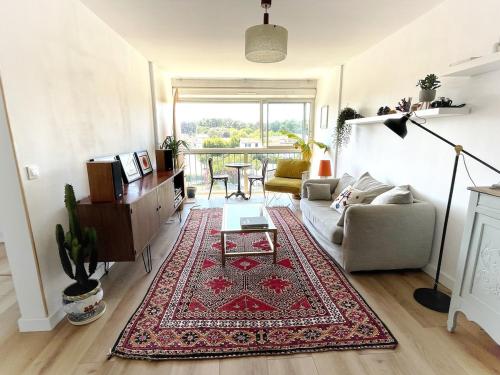 Charming 3 bedroom with stunning views 5 minutes from the beaches