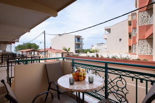 Gallery image of Castaway Suites - Studios Christos in Limenaria