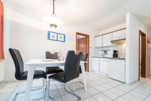 Kuchyň nebo kuchyňský kout v ubytování Haus Titania Wohnung 1
