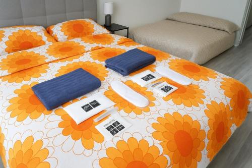 Postel nebo postele na pokoji v ubytování Spacious 2BR Townhouse - 3 Queens - Sleeps 8