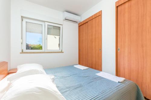 Apartments with parking space Split - 24252