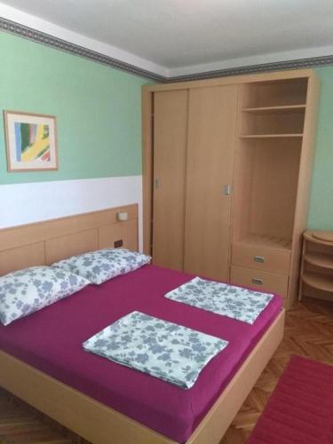 Apartments by the sea Barbat, Rab - 24277