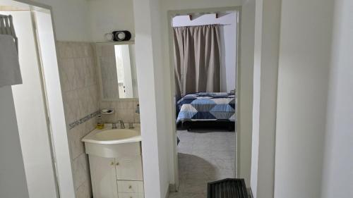Bilik mandi di Neuquen Alojamiento Rio