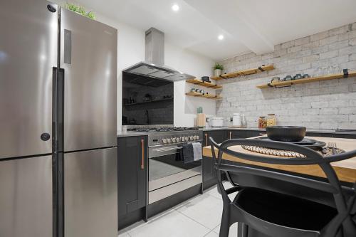 Η κουζίνα ή μικρή κουζίνα στο The Granite House - Grampian Lettings
