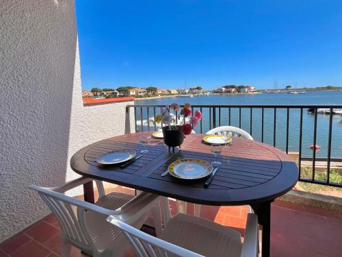 Saint-Cyprien - Duplex 2 chambres avec terrasse et parking privé, vue sur le port - FR-1-309-507