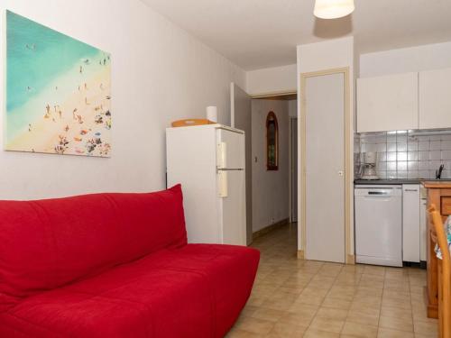 Photo de la galerie de l'établissement T2 Saint Clair 550m Plage, 4 Pers., Parking - FR-1-803-95, au Lavandou