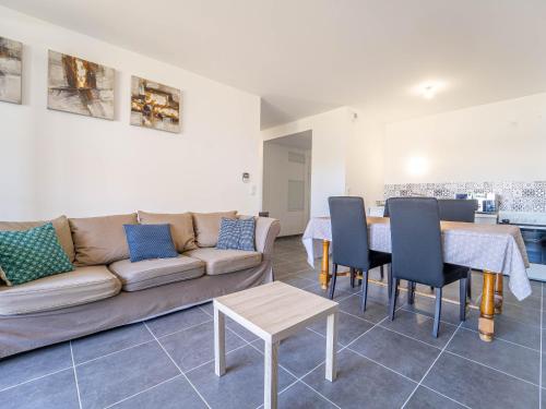 Photo de la galerie de l'établissement Appartement T3 neuf à Mimizan, 4 pers, proche centre, jardinet, parking inclus - FR-1-50-173, à Mimizan