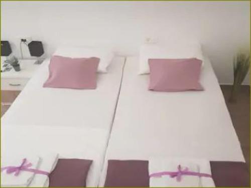 Apartments Dub - Studio Apartment with Shared Terrace no 2