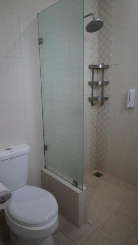 Ένα μπάνιο στο Diyar Villas Puncak H8/7