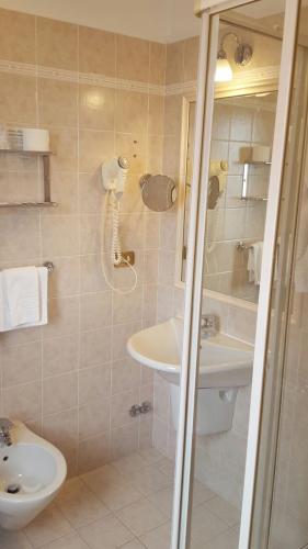 Ванна кімната в Nuovo Albergo