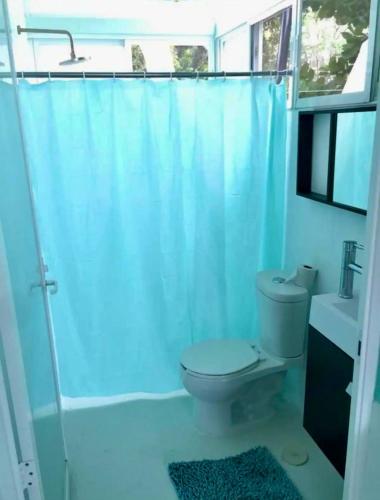 Bilik mandi di Casa loft con alberca